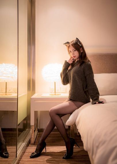 年轻漂亮的女教师2